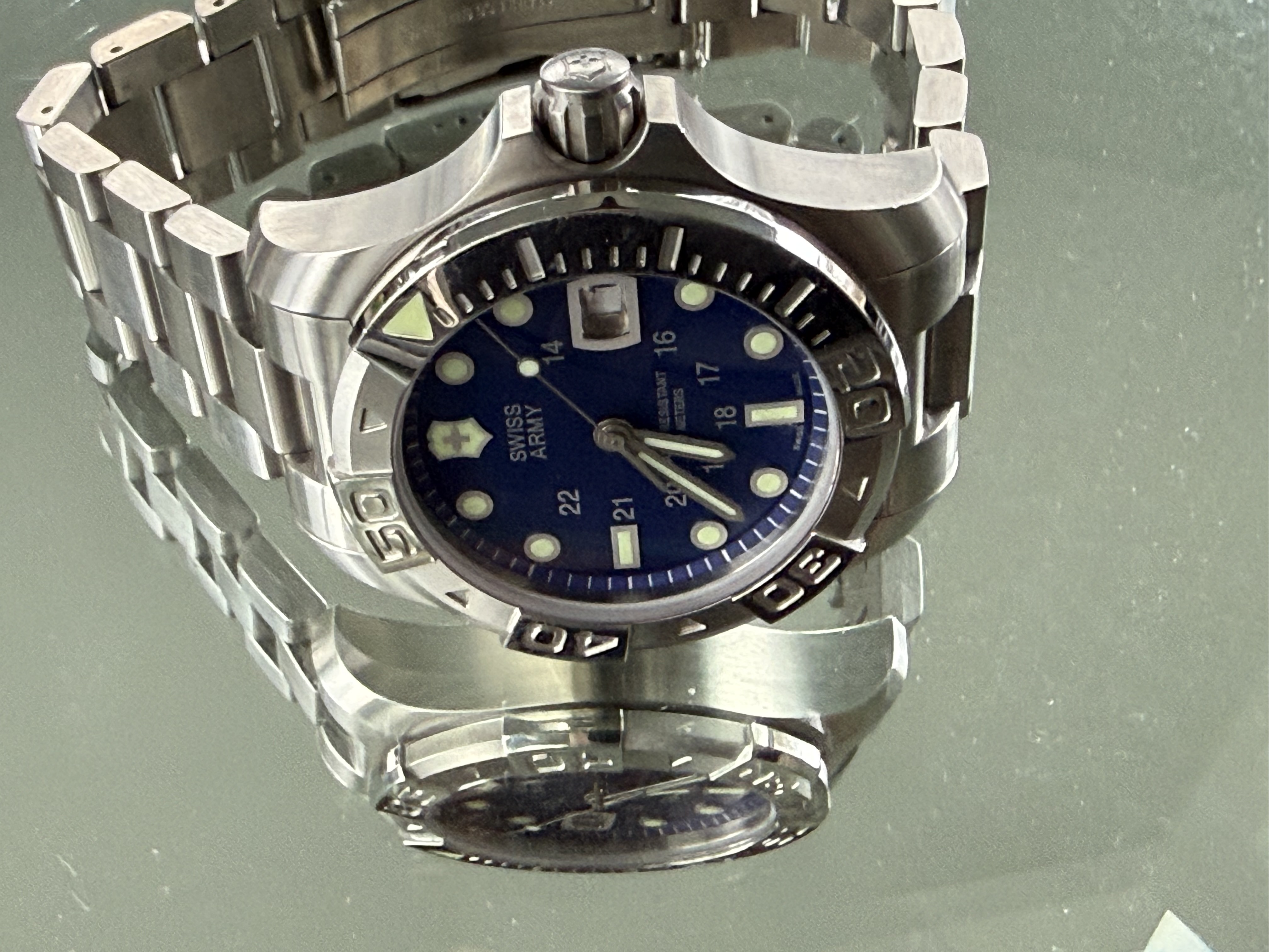 Victorinox Swiss Army Dive Master 500 Review: A Heavy Blue Diver With Lots of Value